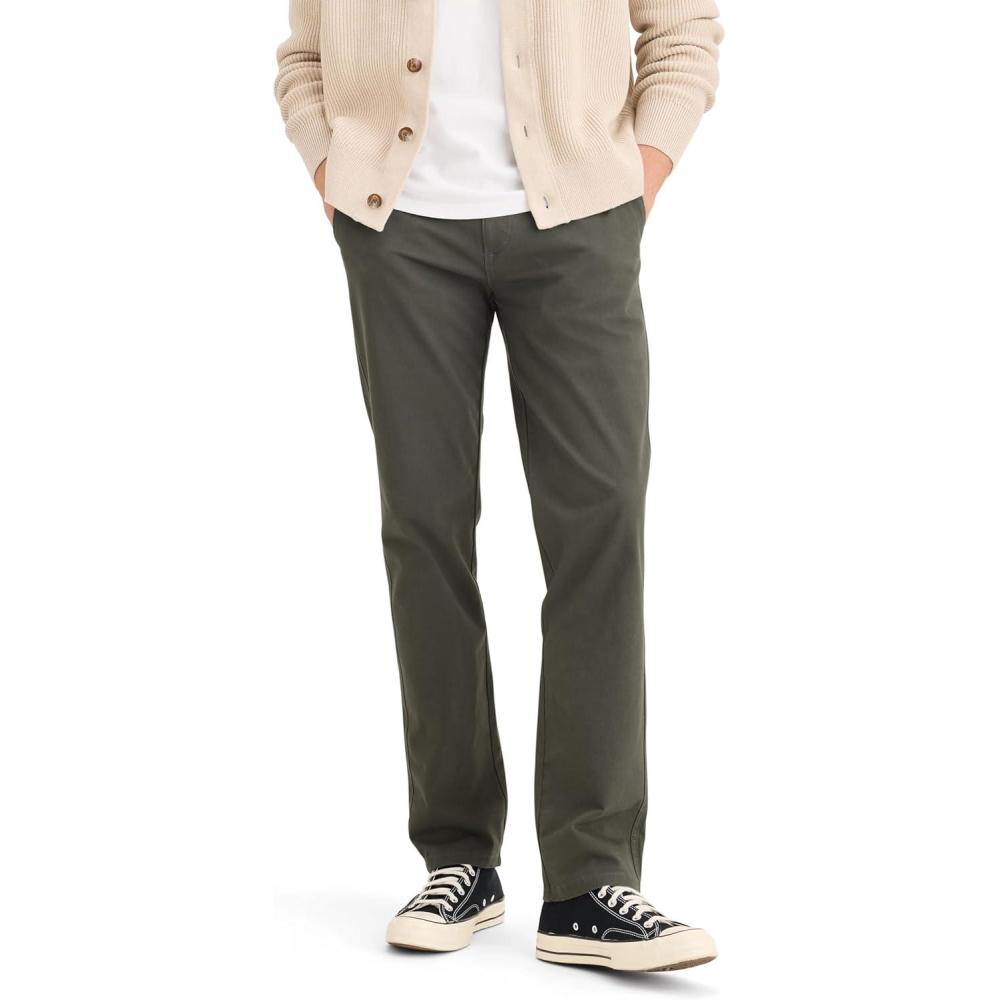 imageDockers Mens Relaxed Fit Comfort Khaki Pants PleatedChimera